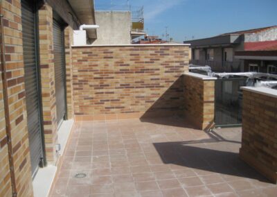 Terraza con muro de ladrillo de la promoción Eugenio Serrano, 22 en Getafe